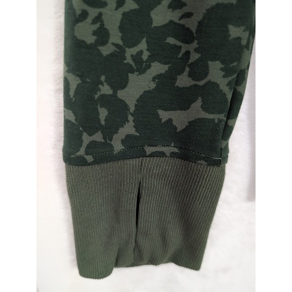 Cabi Marathon Jacket Hoodie‎ Womens M Green Floral Camo Slim Fit Athleisure 6030 - Picture 6 of 12